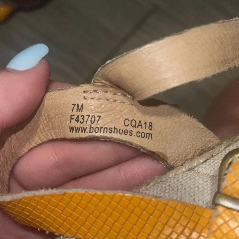 ✨Born Womens Welch Yellow Leather Ankle Flat Sz 7 Sandals✨